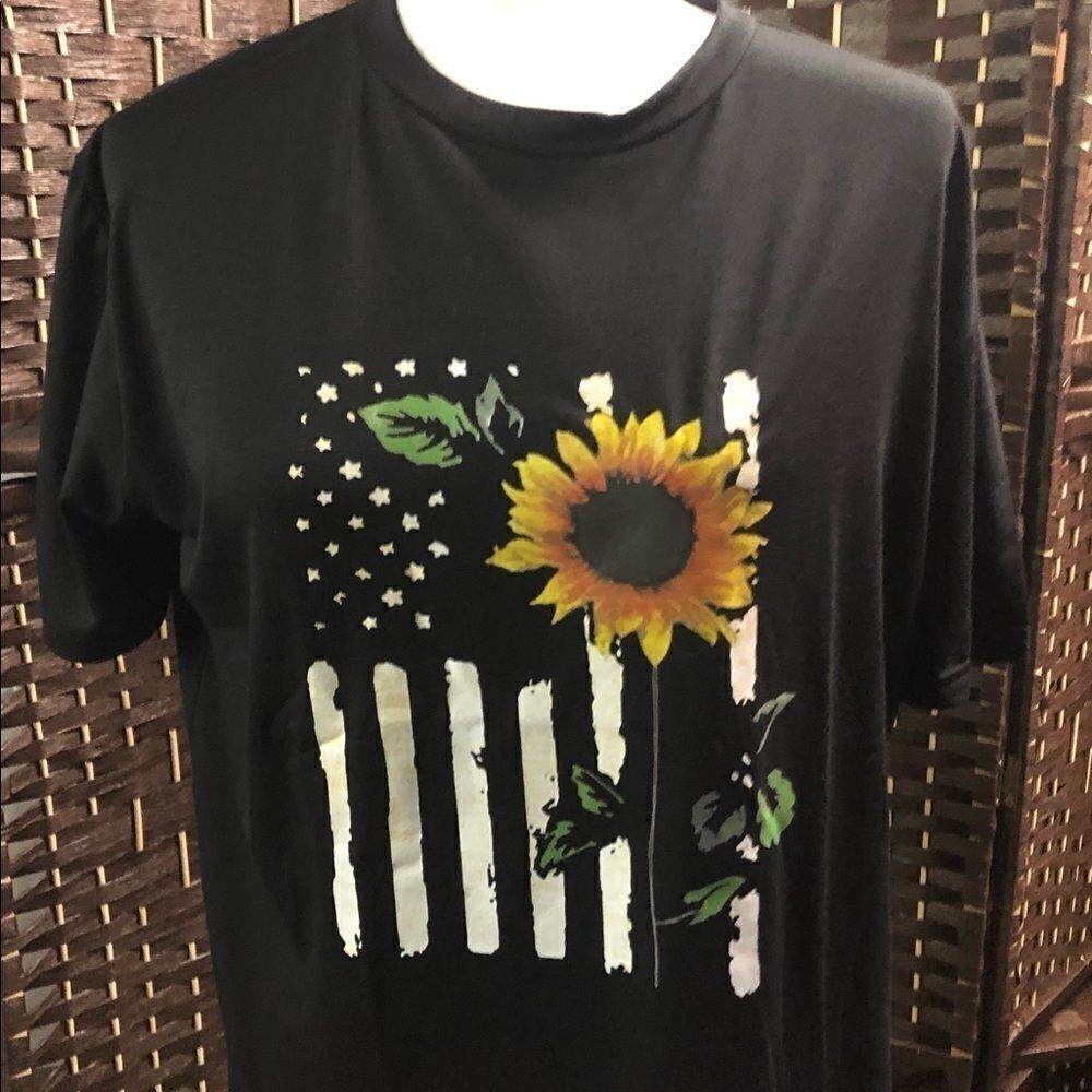 NWT Sunflower/Flag Black T Shirt with Short Sleeves